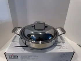55403 All-clad 011644902483 D5 Polished Stainless 3 Quart Sauteuse With Domed Lid In Box # Sd