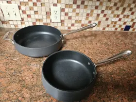 E1002664 All-clad 2 Hard Anodized Nonstick Sauce Pans 2.5 Quart And 4