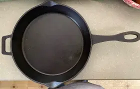 7432 Bayou Classic Cast Iron Skillet 12 Inch With Pour Spouts And Handle Heavy Duty