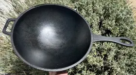 7437 Bayou Classic Heavy Duty 12.5 Inch Cast Iron Wok With Helper Handle Flat Bottom