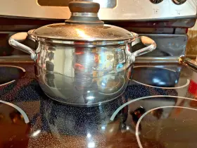 Hs10815 Belgique Stainless Steel Cookware Sauce / Soup Pot With Ss Vented Lid 3 Qt