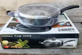 454100 Bialetti New In Box 12 Inch Italy 5.5 Quart Non Stick Frying Pan Skillet With Glass Lid