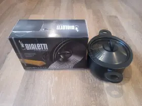 Bialetti 735343391651 Pasta Pot 5.5 Quart With Strainer Lid Nonstick Black