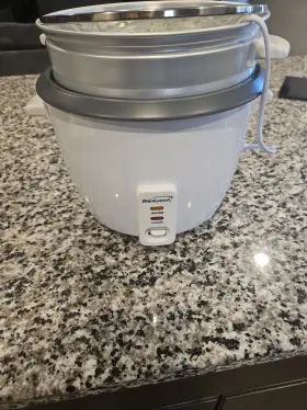 Ts-700s Brentwood 710108001716 Brand New 4-cup Rice Cooker And Food Steamer White