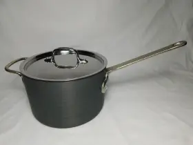 8704.5 Calphalon Vintage Commercial 4 Quart Saucepan With Lid 8704