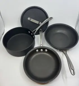 D1388 Calphalon Hard Anodized Set Of 3 1609 2qt 8 Inch 8782 1/2 2.5 Quart With 1 Lid Usa