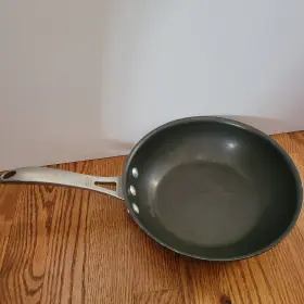 D1609 Calphalon Skillet 1609 9 Inch Anodized Aluminum 2 Quart Saut Pot Frying Pan No Lid