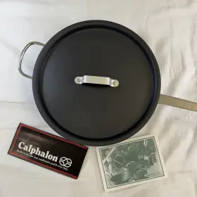 Glc5005hcb Calphalon 5 Quart Aluminum Non-stick Saute Pan With Lid Gray 12 Inch Round