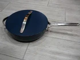 84074795 Caraway Home 4.5 Quart 12 Inch Saute Pan With Lid Navy/chrome Euc