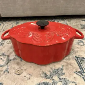 Ciro-30 Chantal Classic Cast Iron Enamel Oval Casserole Dish With Lid 1.5 Quart Red