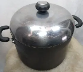 H100097 Circulon Stock Pot 8 Quart With Hi Low System And Dome Lid - Good Condition