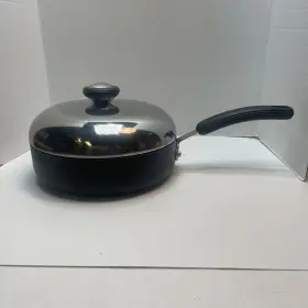 Qq07 Circulon 3 Quart Skillet Sauce Pan Hard Anodized Nonstick With Lid C
