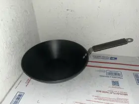 G165hc Commercial Aluminum Cookware 10 3/4 Inch Wood Handle Wok Flat Bottom
