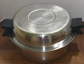 6768 Cordon Bleu 6 Quart Stockpot Pressure Bonded Stainless Steel Dutch Oven Dome Lid