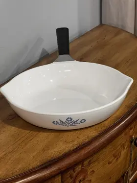P-908-b Corning Ware Blue Cornflower Cookmates 8 1/2 Inch Skillet Pour Spouts
