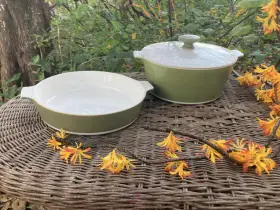 P-702-b Corningware P-708-b Corning Ware Avocado Green Set 2.5 Quart Casserole 8.5 Inch Lid