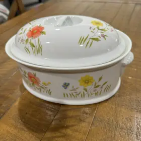 9229 Country Flowers By Andrea Oval 2 Quart Casserole With Lid Oven/table Cookware