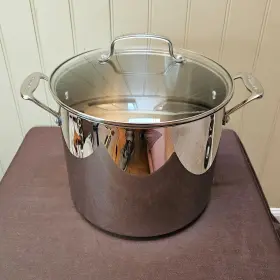 766-26 Cuisinart Large 12 Quart Stainless Steel Stock Pot With Glass Lid Sits Flat