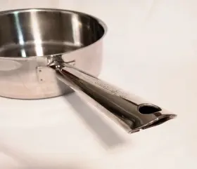 93-24hmg Cuisinart 3.5 Quart Stainless Steel Saute Pan With Lid And Basket
