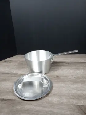 98-081 Cuisine Rare Chef De Cast Aluminum 1 1/2 Quart Saucier Sauce Reduction Pan Saucepan