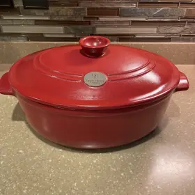 794560 Emile Henry Flame 6.3 Quart Oval Stewpot Dutch Oven Burgundy Read Description