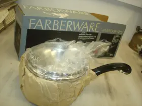 Farberware 037937008113 #811 Sauce Pan Pot 1 Quart Stainless Steel Lid New Open Box