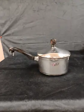 Farberware 313056549516 Sauce Pan With Pour Spout 1 Quart Durable Stainless Steel Heavy Stovetop