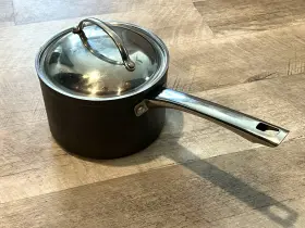 H097 Farberware 3 Qt/2.8l - Hard Anodized Anti Warp Base Nonstick Sauce Pan With Lid