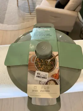 0701-0849 Figmint 5.5-quart Green Enameled Cast Iron Dutch Oven With Lid Safe