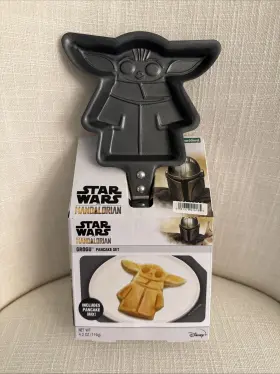 Frankford Candy 041376410185 Star Wars The Mandalorian Baby Yoda Grogu Pancake Skillet And Set
