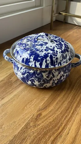 Golden Rabbit Enamelware 619199312230 Cobalt Swirl Blue And White Enamel 2.5 Quart Dutch Oven