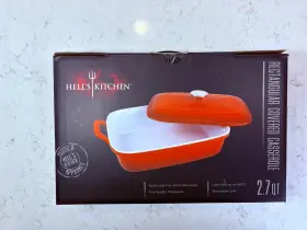 Hells Kitchen 849808023886 New Rectangular Covered Casserole Dish 2.7 Quart Nib Sealed