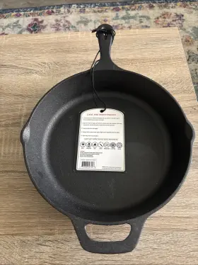 Jb0189 Jim Beam 10.5 Inch Pre-seasoned Cast Iron Round Skillet New