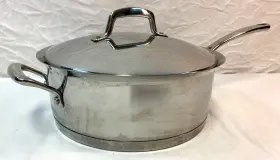 000766 Kirkland Signature Professional 4.5 Quart Saute Pan Casserole Skillet With Lid