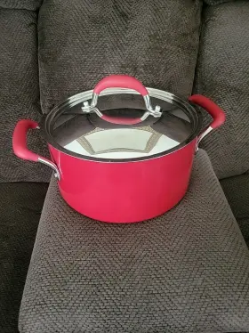 Tqqq04 Kitchenaid Tqqq07 Kitchen Aid Red 6 Quart Hard Base Non Stick System Sauce Pan - With Lid