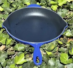 Le Creuset 024147198277 Cast Iron Enamel Skillet Frying Pan 12 Inch Double Spout Blue-nice Shape