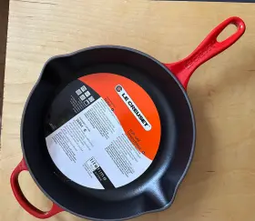 Le Creuset 024147231233 Enameled Cast Iron 10.25 Inch Skillet Cherry/ Red New