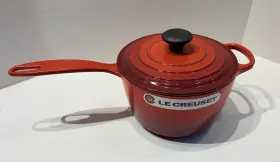 Le Creuset 024147255925 Signature Enameled Cast Iron 2.25 Quart Saucepan Red New