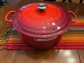 Le Creuset 024147261209 13.25 Quart Cerise Cherry Red Classic Round Dutch Oven New In Box