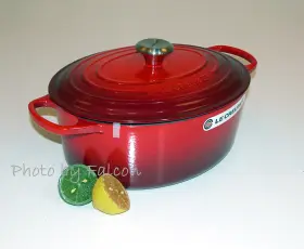 Le Creuset 024147263166 Signature 6 Quart Cast Iron Oval French Oven - Cerise Red 31cm 6.75