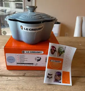 2.25q Le Creuset 024147264835 Enameled Cast Iron Flower Dutch Oven Coastal Blue New