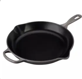 Le Creuset 024147282433 Signature 10.25 Inch Cast Iron Skillet - In Color Artichoke. New By