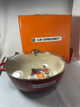 Le Creuset 024147324430 Chefs Oven 7.5 Quart Enameled Cast Iron Soup Pot W Glass Lid Cerise Red