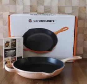 Le Creuset 024147337812 Signature Cast Iron 9 Inch Skillet Peche