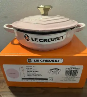 Le Creuset 024147341093 Enameled Cast Iron Shallow Heart Oven 1 1/4-qt. New