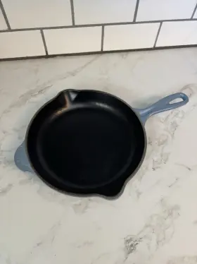 Le Creuset 20182260300422 Signature Blue Enameled Cast Iron Skillet 10.25 Inch Pour Spout