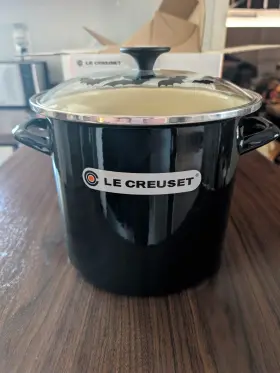 Le Creuset 630870322263 Bats 8 Quart Black Onyx Enamel Steel Stockpot Stock Pot Halloween New