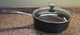 H22045 Le Creuset 10 Inch Saut Pan Toughened Nonstick Pro With Lid 4.25 Qt