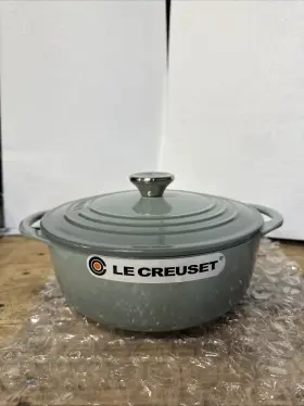 L2545-22717ss Le Creuset Cast Iron 2.75 Quart Shallow Round Dutch Oven Sea Salt - New
