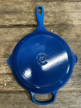 Ls2024-2359 Le Creuset Signature Cast Iron 9 Inch Skillet Marseille Blue